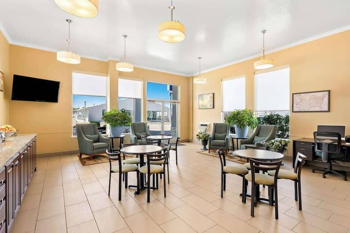 Breakfast area